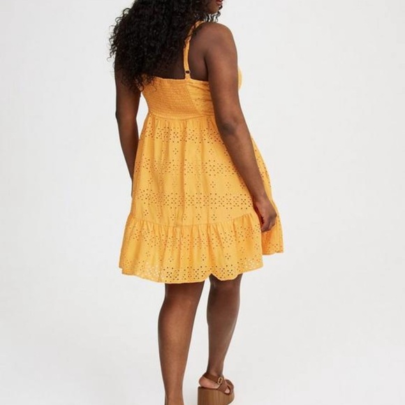 Torrid Size 1 Sleeveless Yellow Eyelet Mini Dress - Picture 4 of 7